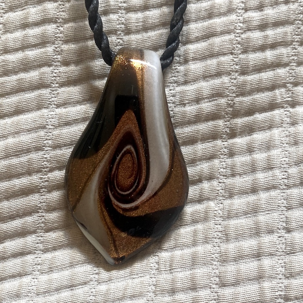 Glass tear drop necklace, black, gold
